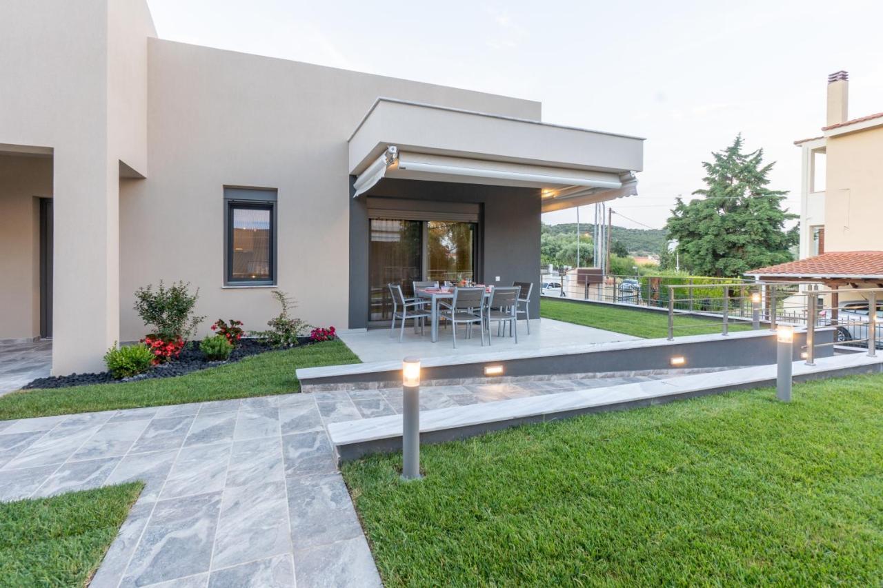 3 Doors Villas Nea Iraklitsa ภายนอก รูปภาพ