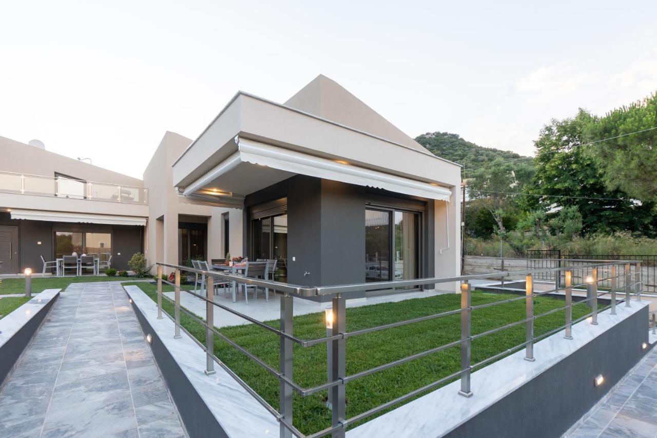 3 Doors Villas Nea Iraklitsa ภายนอก รูปภาพ