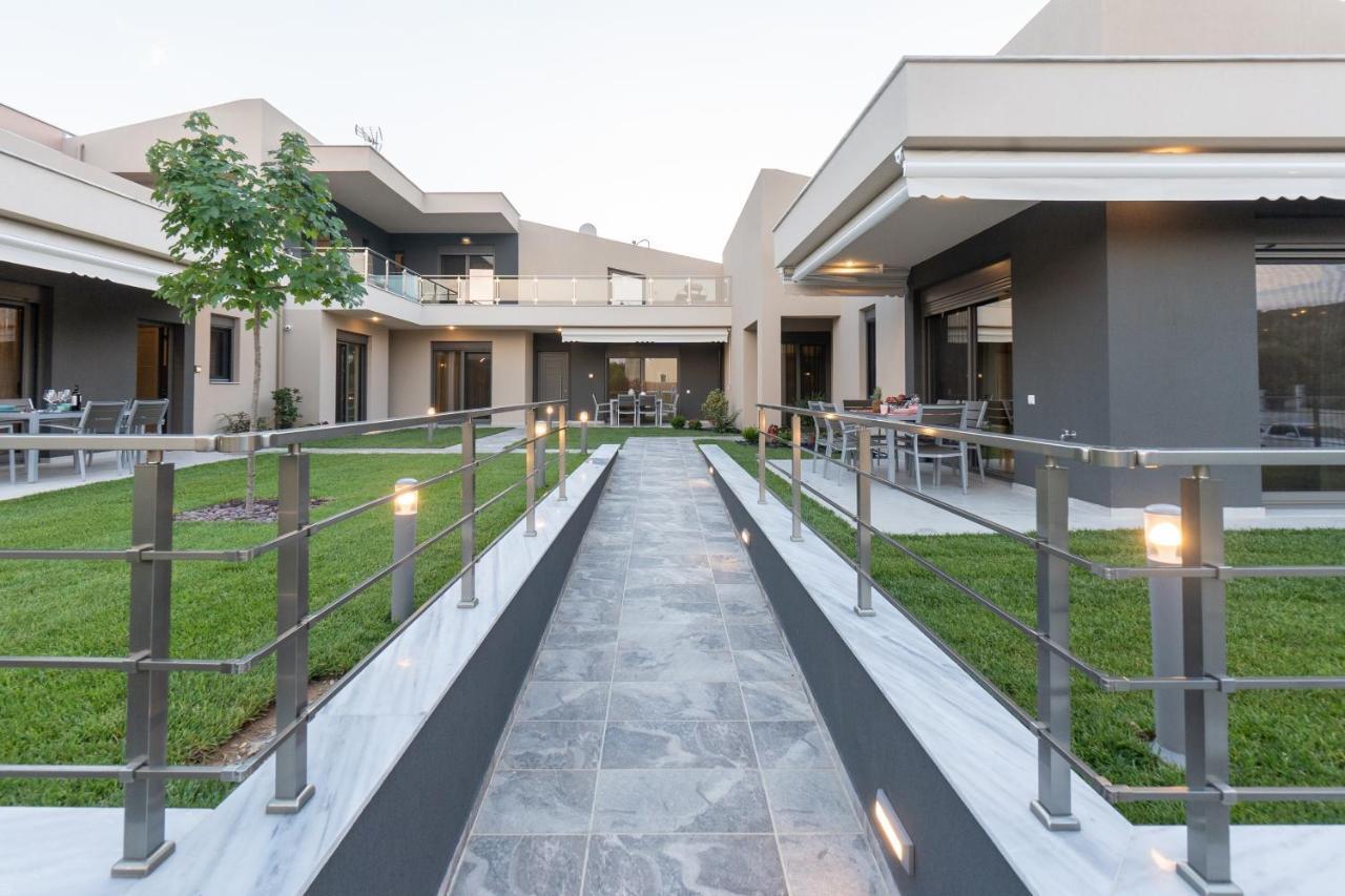 3 Doors Villas Nea Iraklitsa ภายนอก รูปภาพ