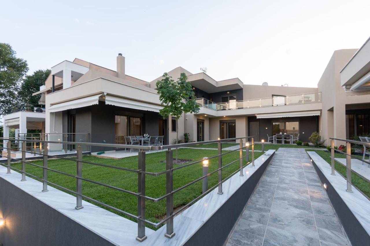 3 Doors Villas Nea Iraklitsa ภายนอก รูปภาพ