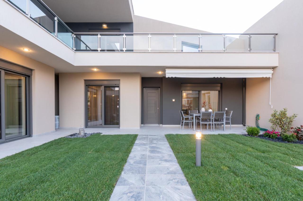 3 Doors Villas Nea Iraklitsa ภายนอก รูปภาพ