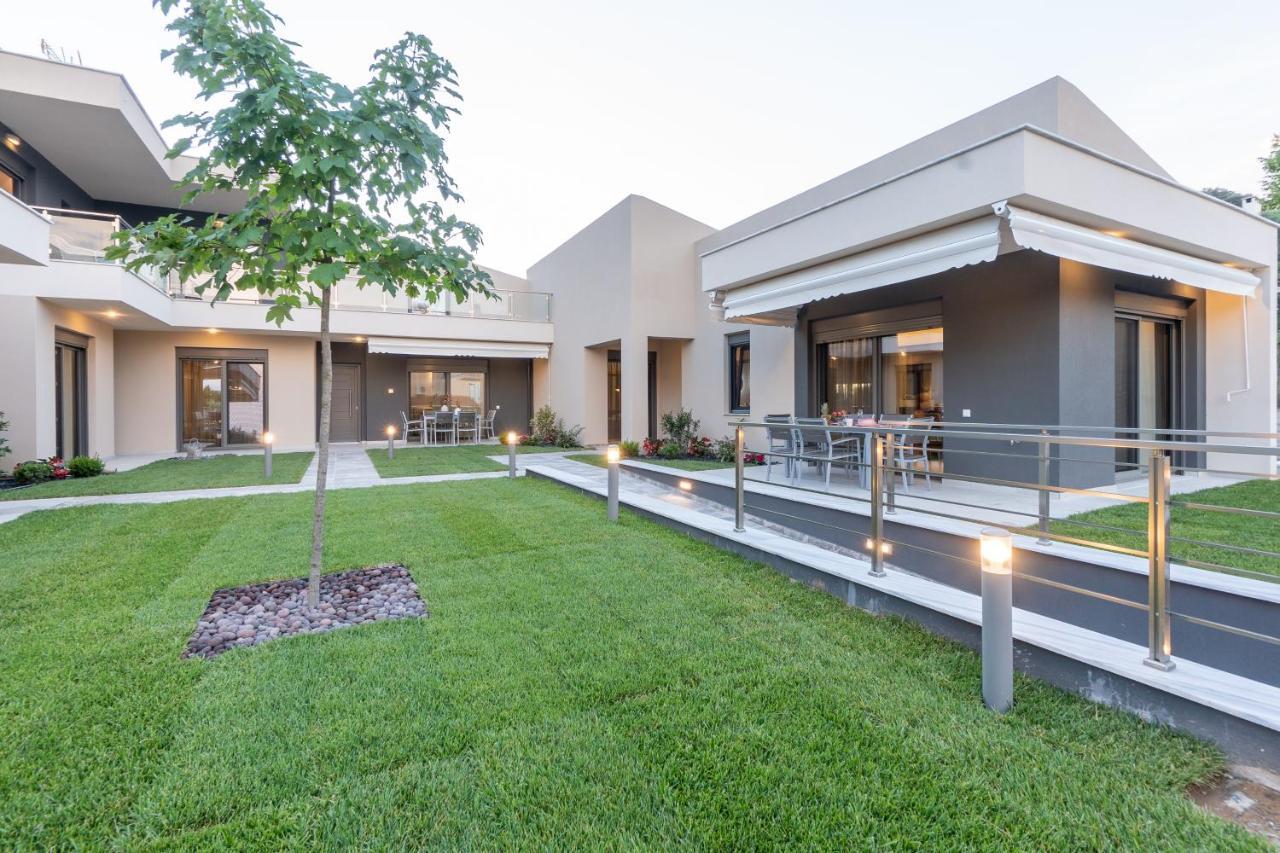 3 Doors Villas Nea Iraklitsa ภายนอก รูปภาพ