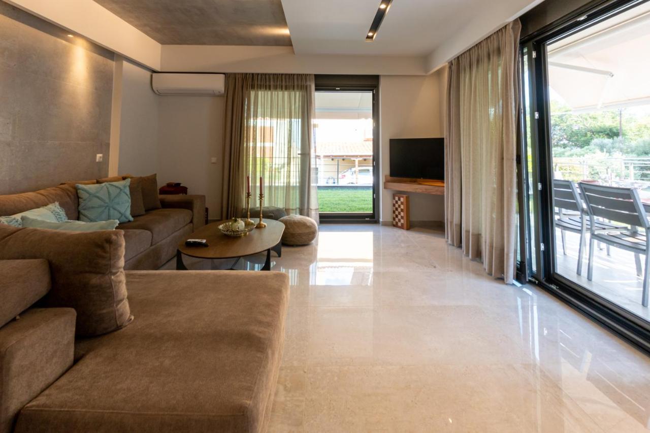 3 Doors Villas Nea Iraklitsa ภายนอก รูปภาพ