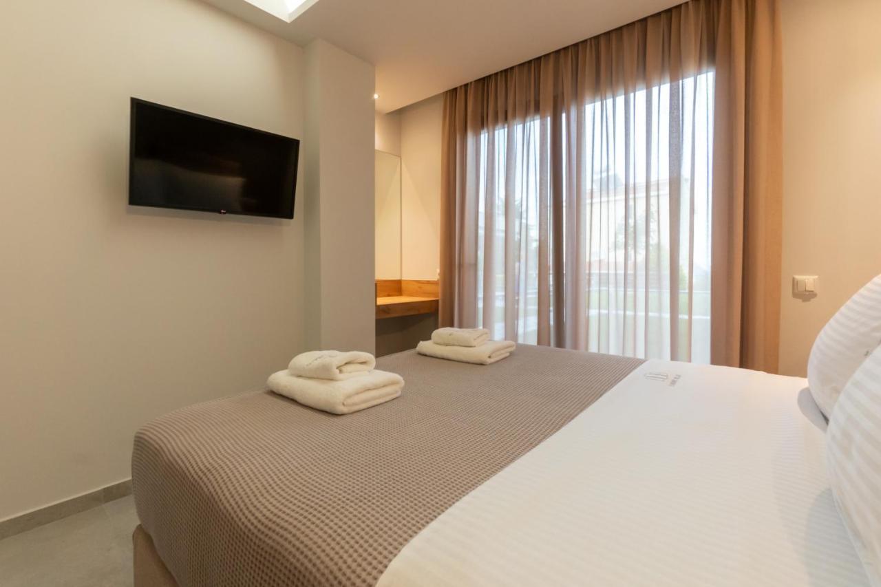 3 Doors Villas Nea Iraklitsa ภายนอก รูปภาพ