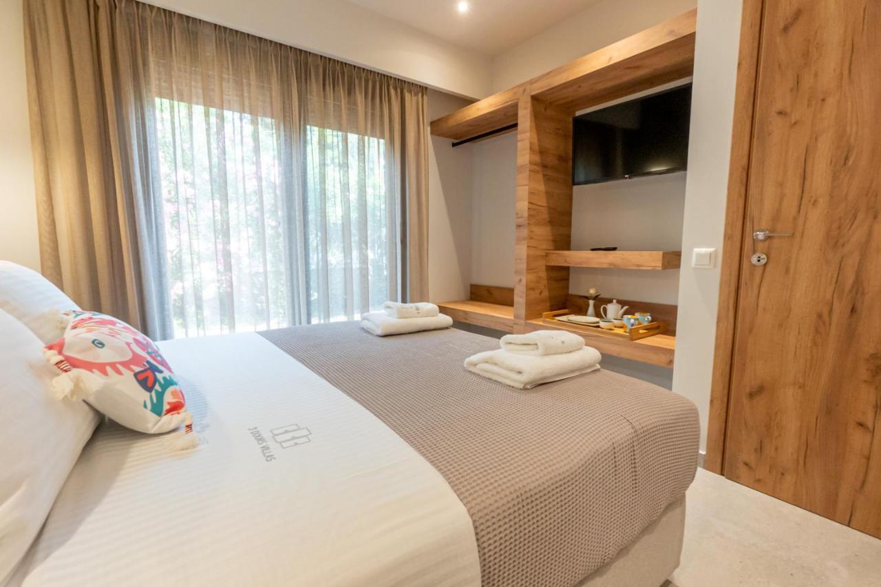 3 Doors Villas Nea Iraklitsa ภายนอก รูปภาพ