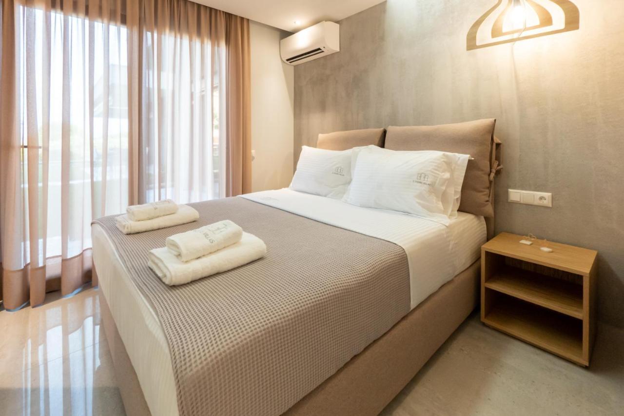 3 Doors Villas Nea Iraklitsa ภายนอก รูปภาพ