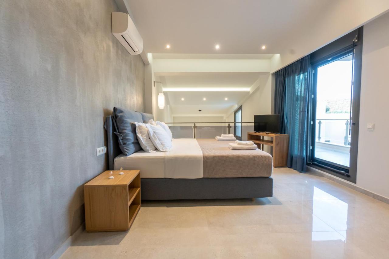 3 Doors Villas Nea Iraklitsa ภายนอก รูปภาพ